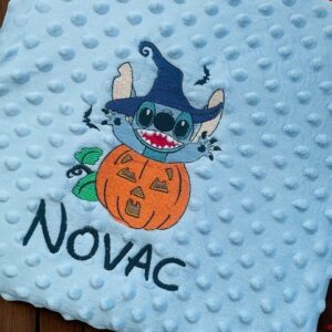 Pătură Personalizată Halloween cu Nume și Personaj Animat – Atelierul Fermecat