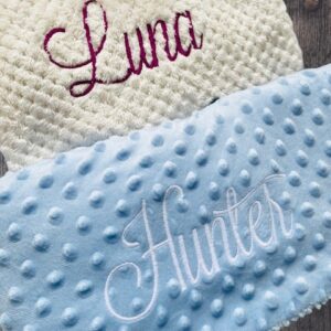 Pătură Brodată Personalizată | Cadou de Botez sau Naștere | Atelierul Fermecat
