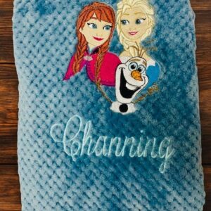 Pătură Personalizată cu Prințesele de Gheață și Prietenul de Zăpadă | Atelierul Fermecat